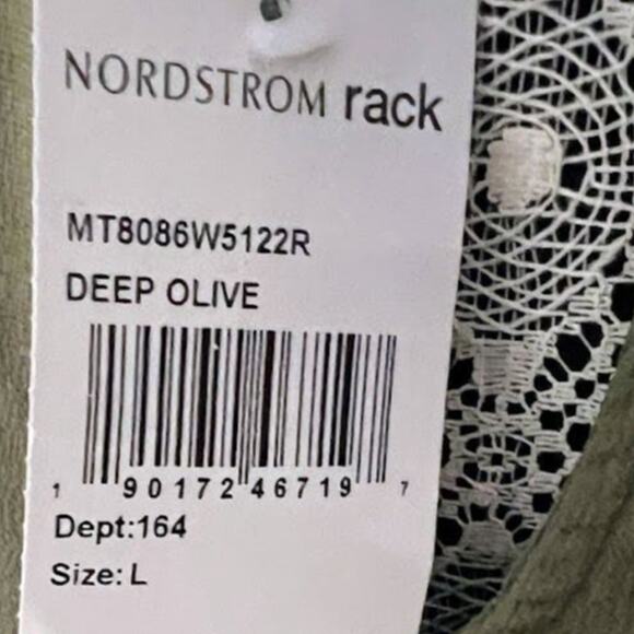 Bobeau Deep Olive Sleeveless Keyhole Top / Size L - Picture 4 of 4